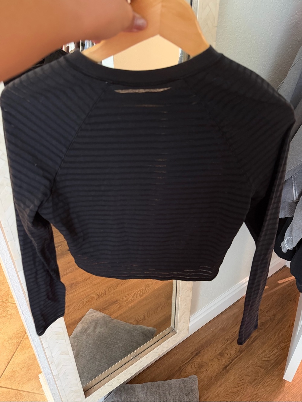 Lululemon Uncovered Black Long-Sleeve Cropped Ribbed Top - Picture 6 of 7